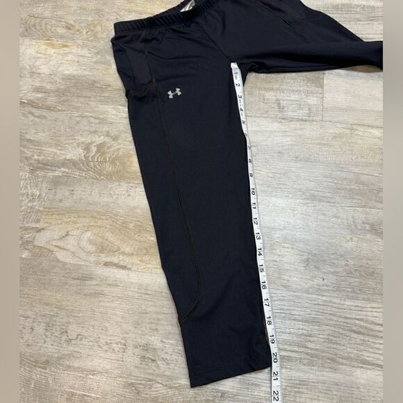 NWT woman’s Black compression/Capri athletic wear - Picture 5 of 15